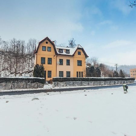 Schupplerova Vila Hostejn エクステリア 写真